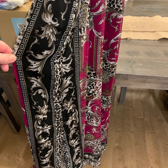 Beautiful Printed Maxi Dress - Picture 6 of 9